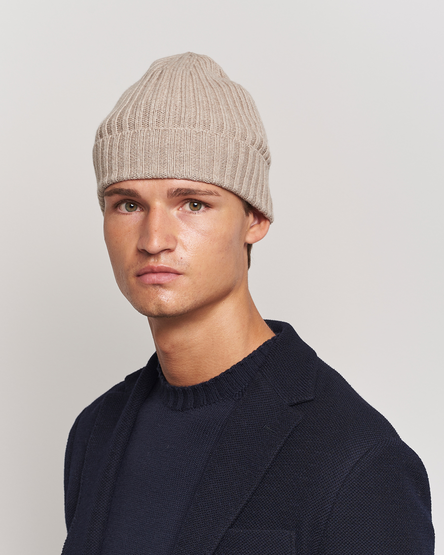 Mies | Piacenza Cashmere Ribbed Cashmere Beanie Light Beige | Piacenza Cashmere | Ribbed Cashmere Beanie Light Beige