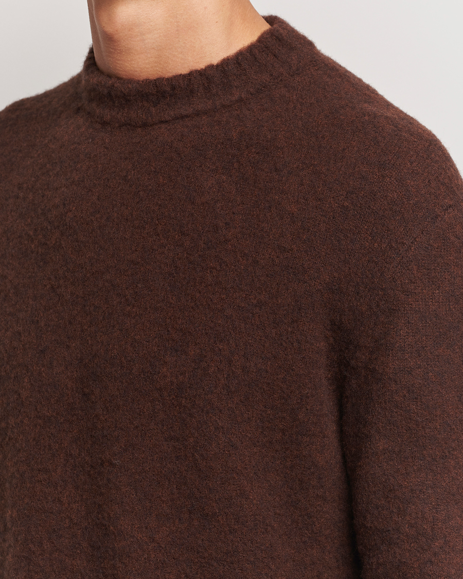 Mies | Puserot | Piacenza Cashmere | Brushed Wool Crew Neck Dark Brown