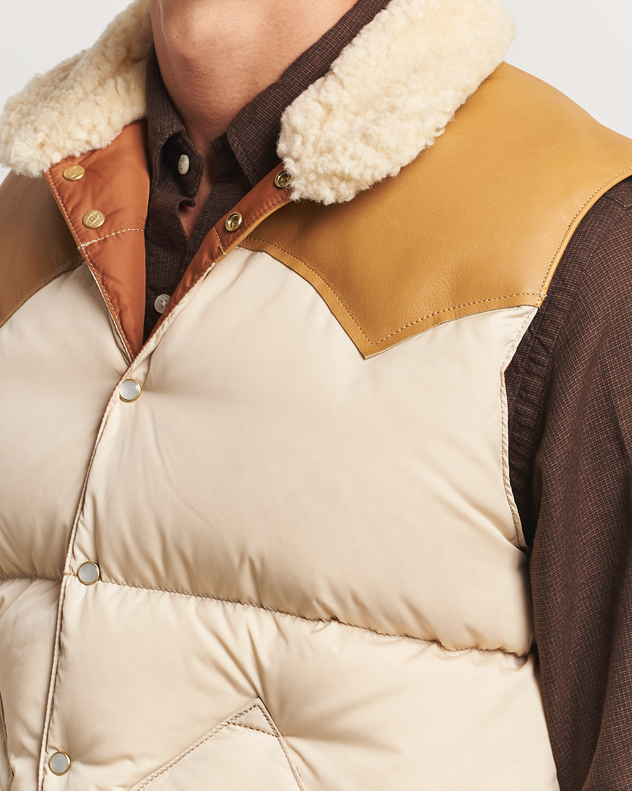 Mies | Takit | Rocky Mountain Featherbed | Christy Vest Light Beige