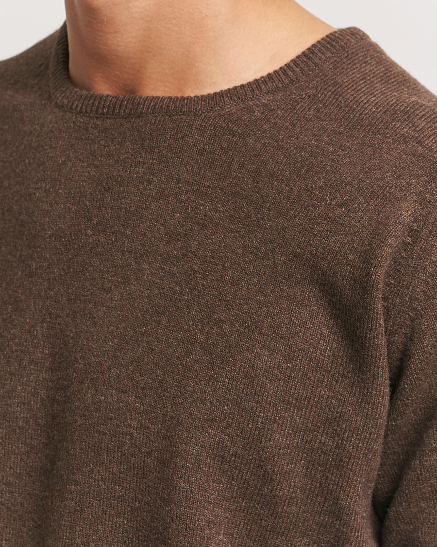 Mies | Puserot | William Lockie | Rob Lambswool Crewneck Mocha