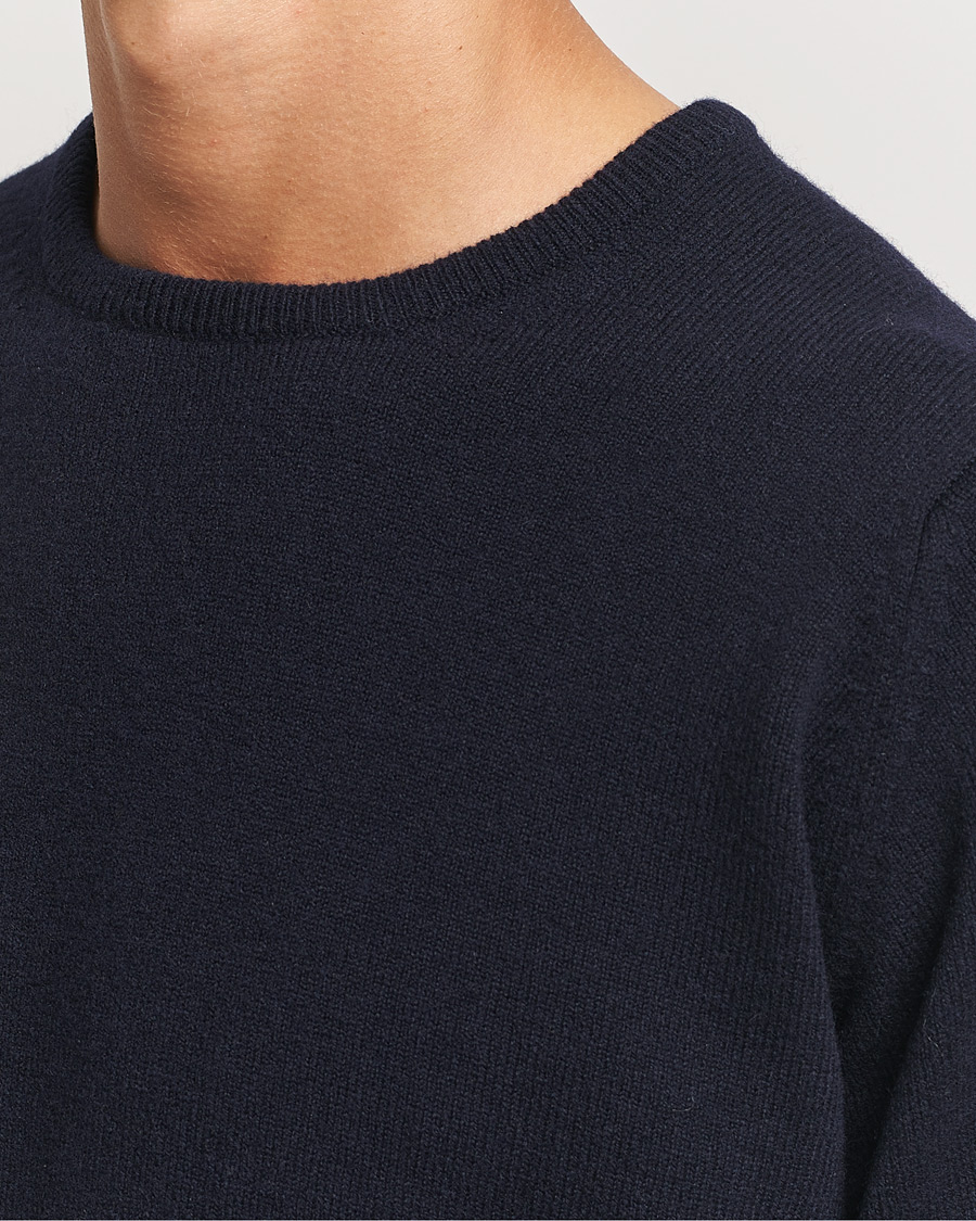 Mies | Puserot | William Lockie | Rob Lambswool Crewneck Navy