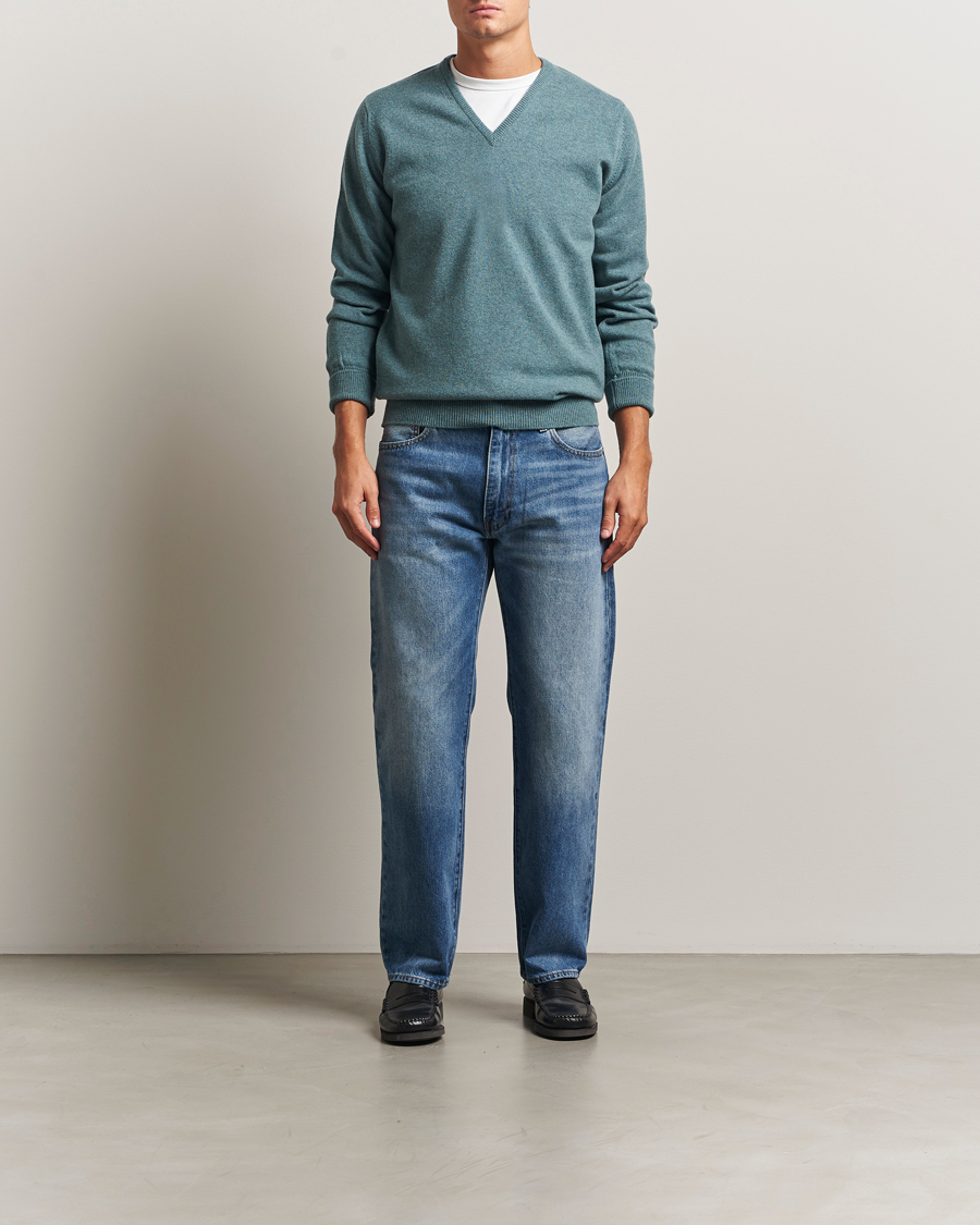 Mies | Puserot | William Lockie | Rob Lambswool V-Neck Caspian