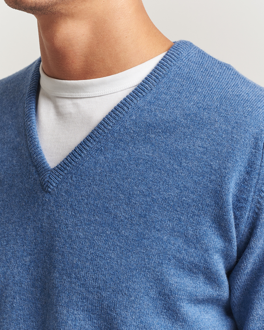 Mies | Puserot | William Lockie | Rob Lambswool V-Neck Clyde