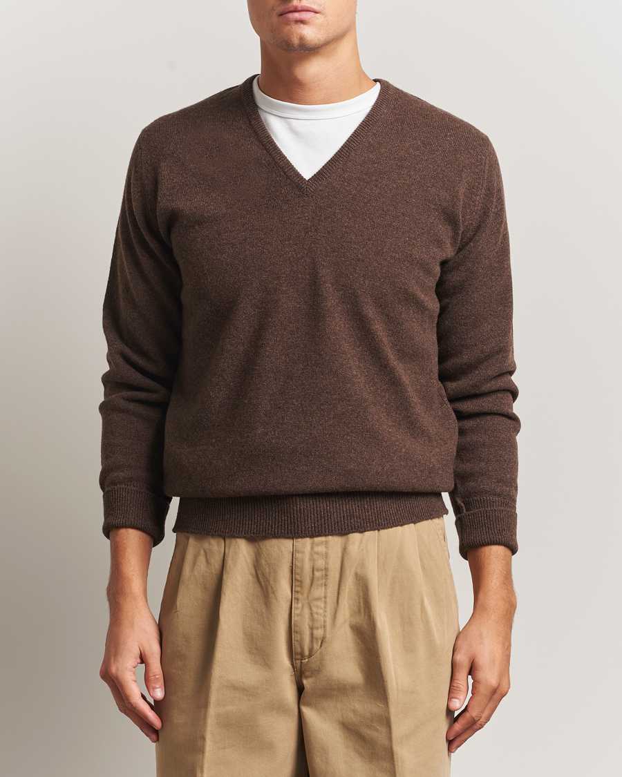 Mies | Puserot | William Lockie | Rob Lambswool V-Neck Mocha