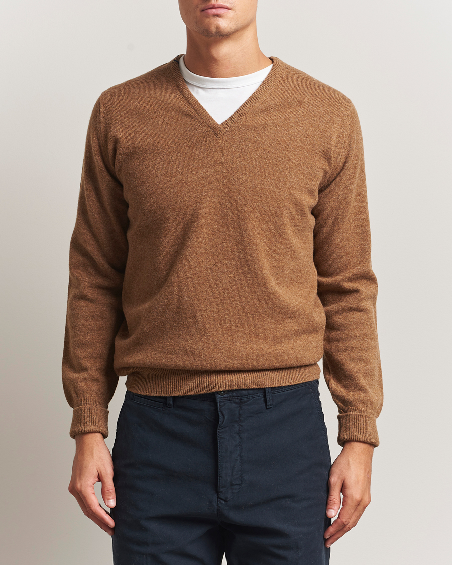 Mies | Puserot | William Lockie | Rob Lambswool V-Neck Savannah