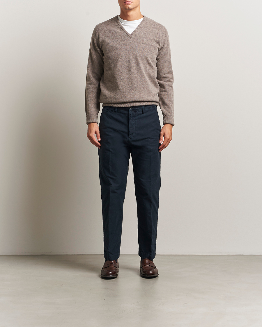 Mies | Puserot | William Lockie | Rob Lambswool V-Neck Vole