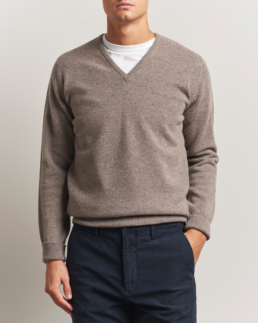 Mies | Puserot | William Lockie | Rob Lambswool V-Neck Vole