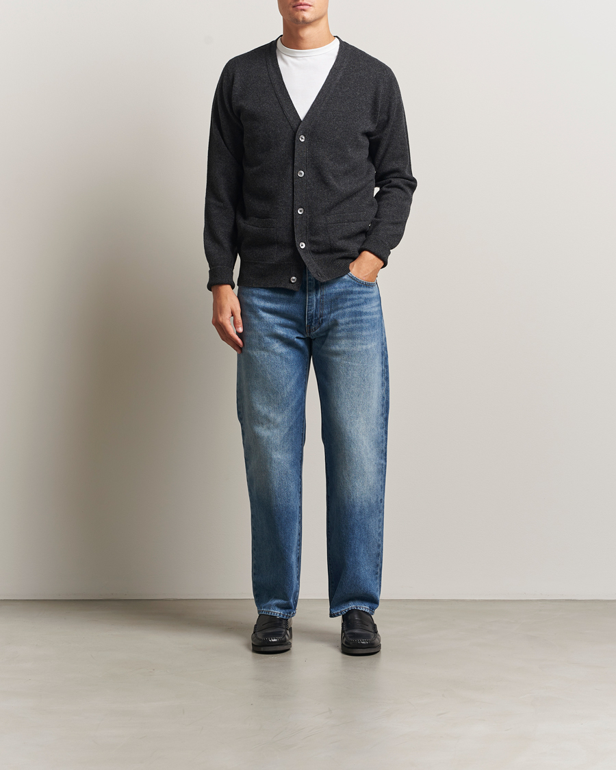 Mies | Puserot | William Lockie | Rob Lambswool Cardigan Charcoal