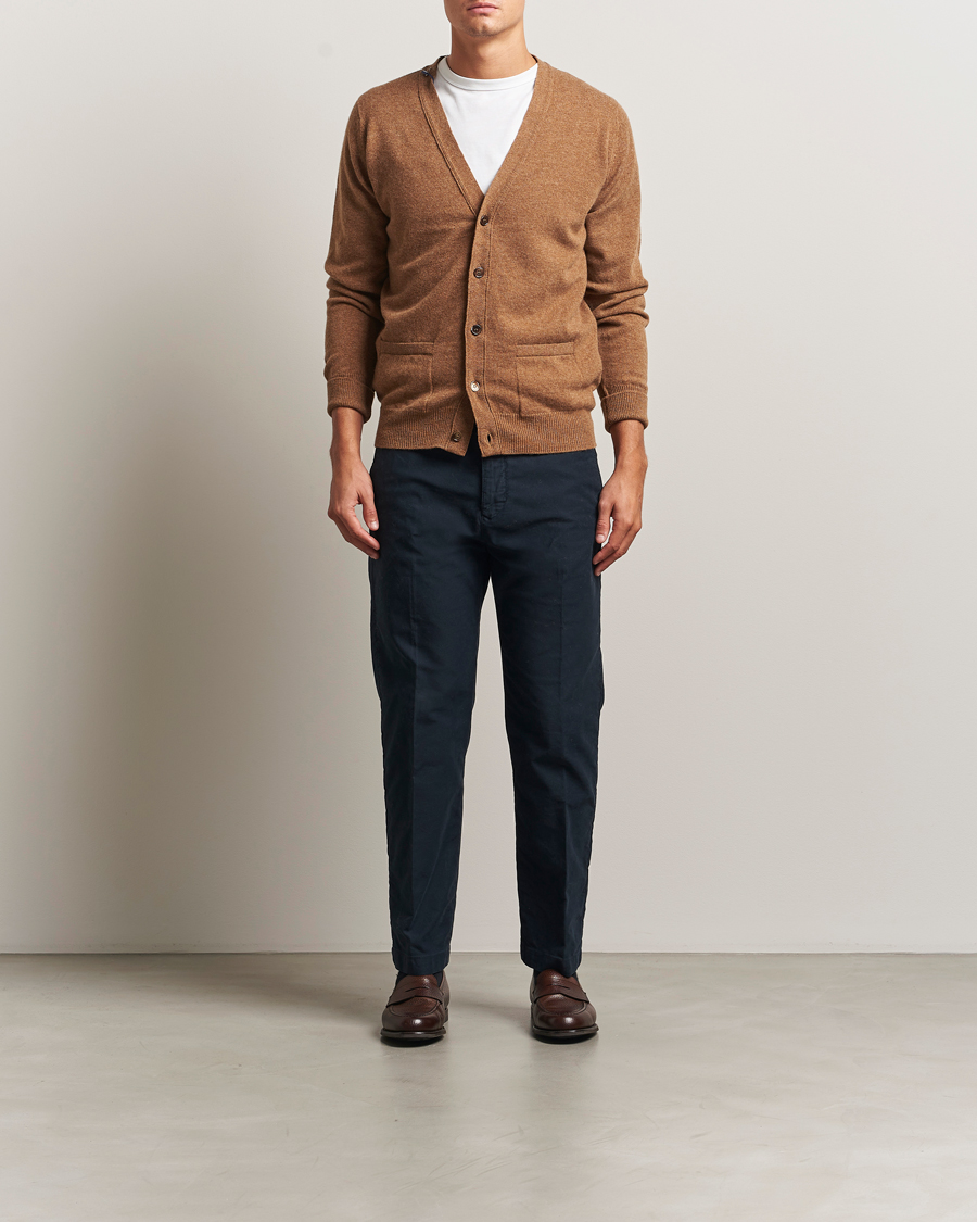 Mies | Puserot | William Lockie | Rob Lambswool Cardigan Driftwood