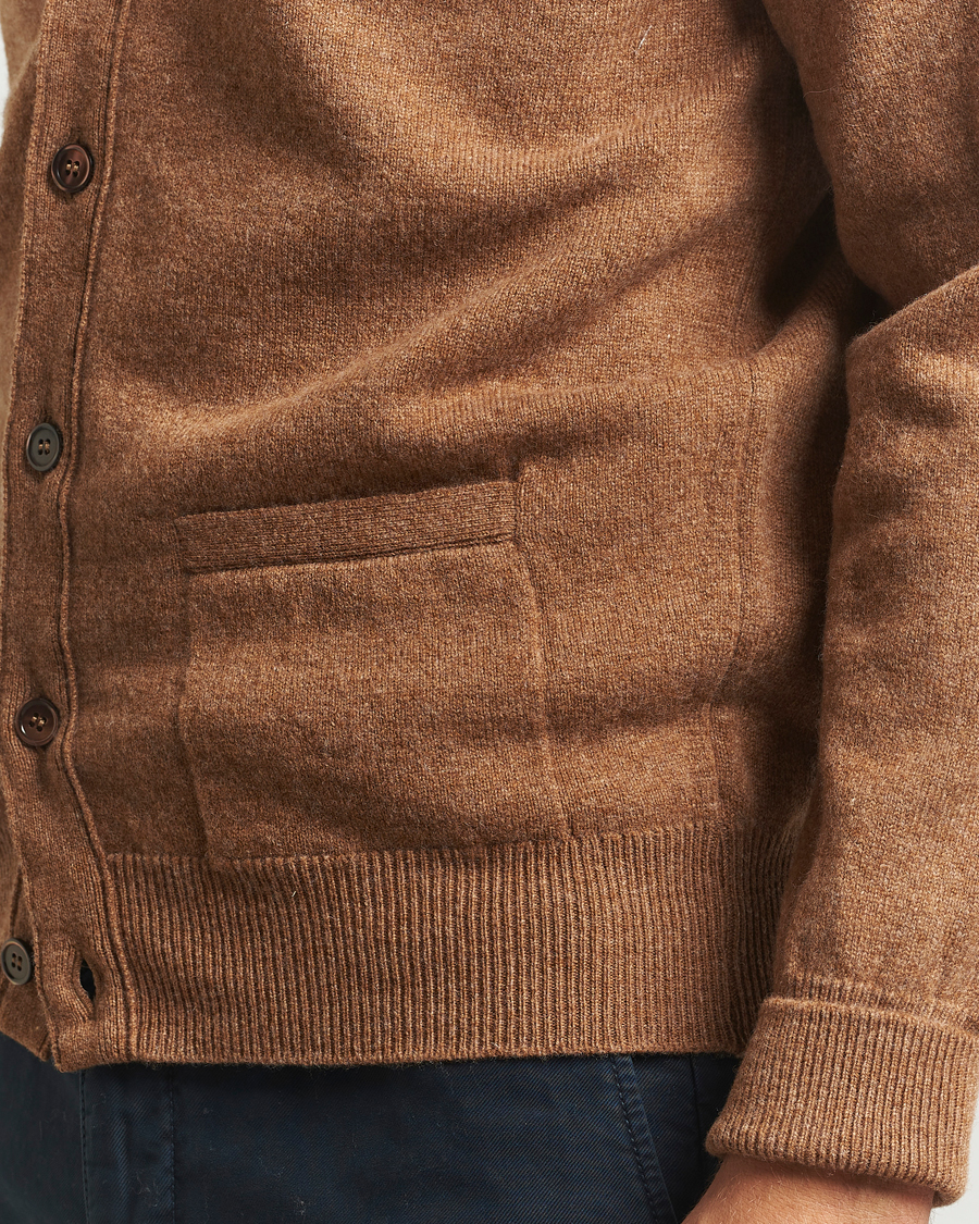Mies | Puserot | William Lockie | Rob Lambswool Cardigan Driftwood