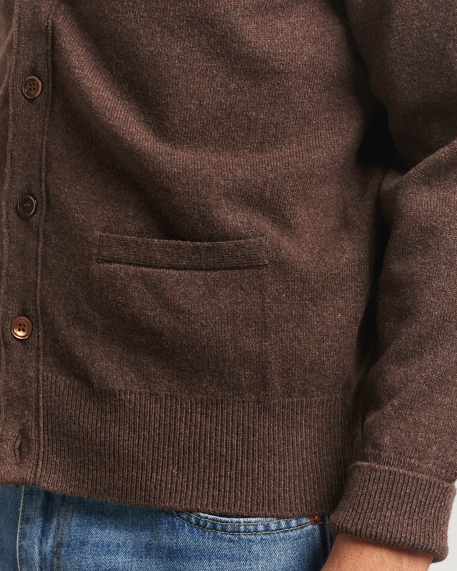 Mies | Puserot | William Lockie | Rob Lambswool Cardigan Mocha