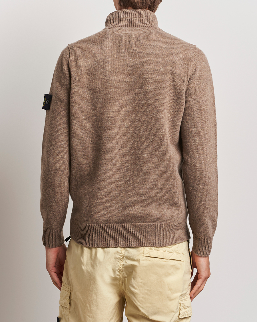 Mies | Puserot | Stone Island | Knitted Lambswool Half Button Zip Walnut