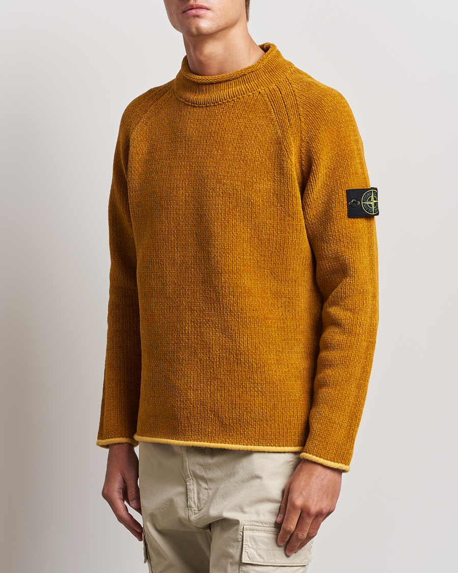 Mies | Puserot | Stone Island | Cotton Chenille Mock Neck Mustard