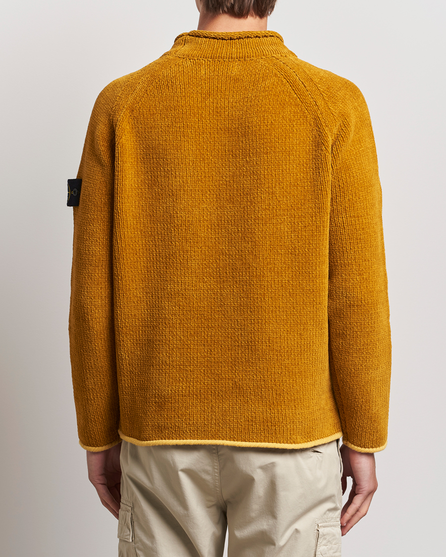 Mies | Puserot | Stone Island | Cotton Chenille Mock Neck Mustard