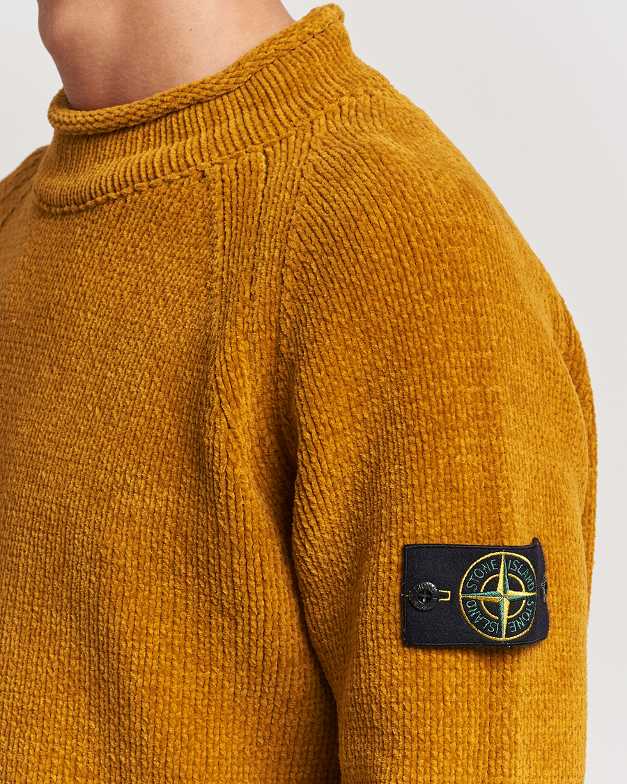 Mies | Puserot | Stone Island | Cotton Chenille Mock Neck Mustard