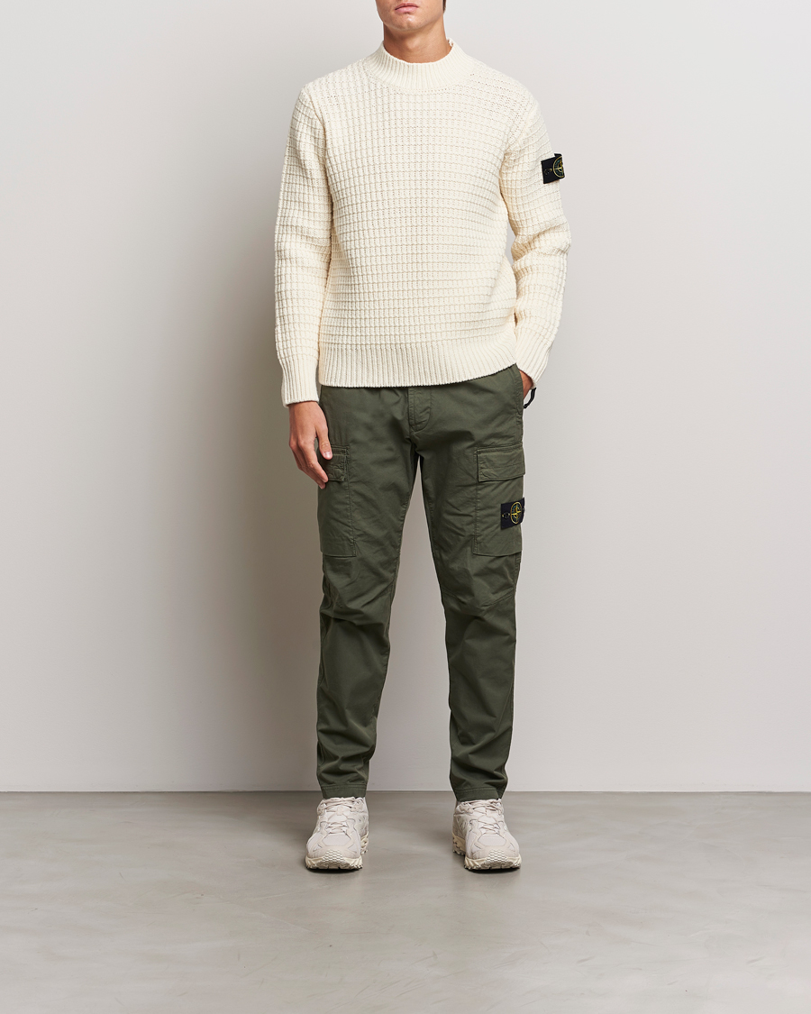 Mies | Puserot | Stone Island | Checkered Rib Stich Wool Mock Neck Natural
