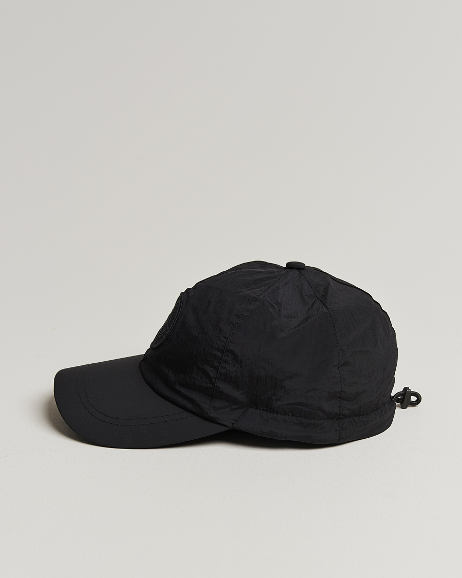 Mies | Stone Island Nylon Metal Logo Cap Black | Stone Island | Nylon Metal Logo Cap Black