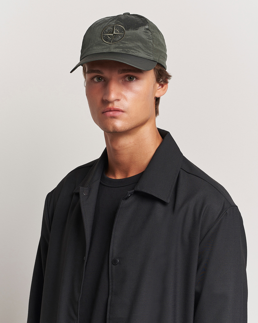 Mies | Stone Island Nylon Metal Logo Cap Musk | Stone Island | Nylon Metal Logo Cap Musk