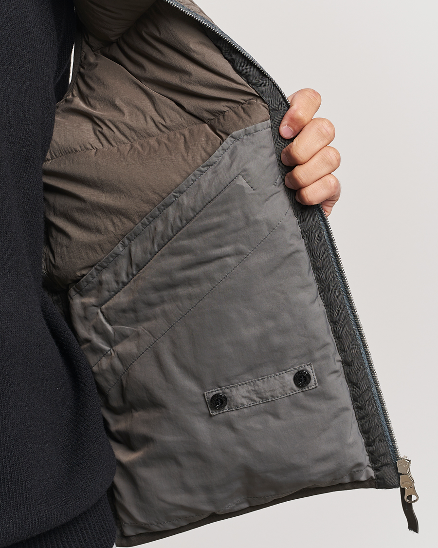 Mies | Takit | Stone Island | Nylon Down-TC Vest Walnut