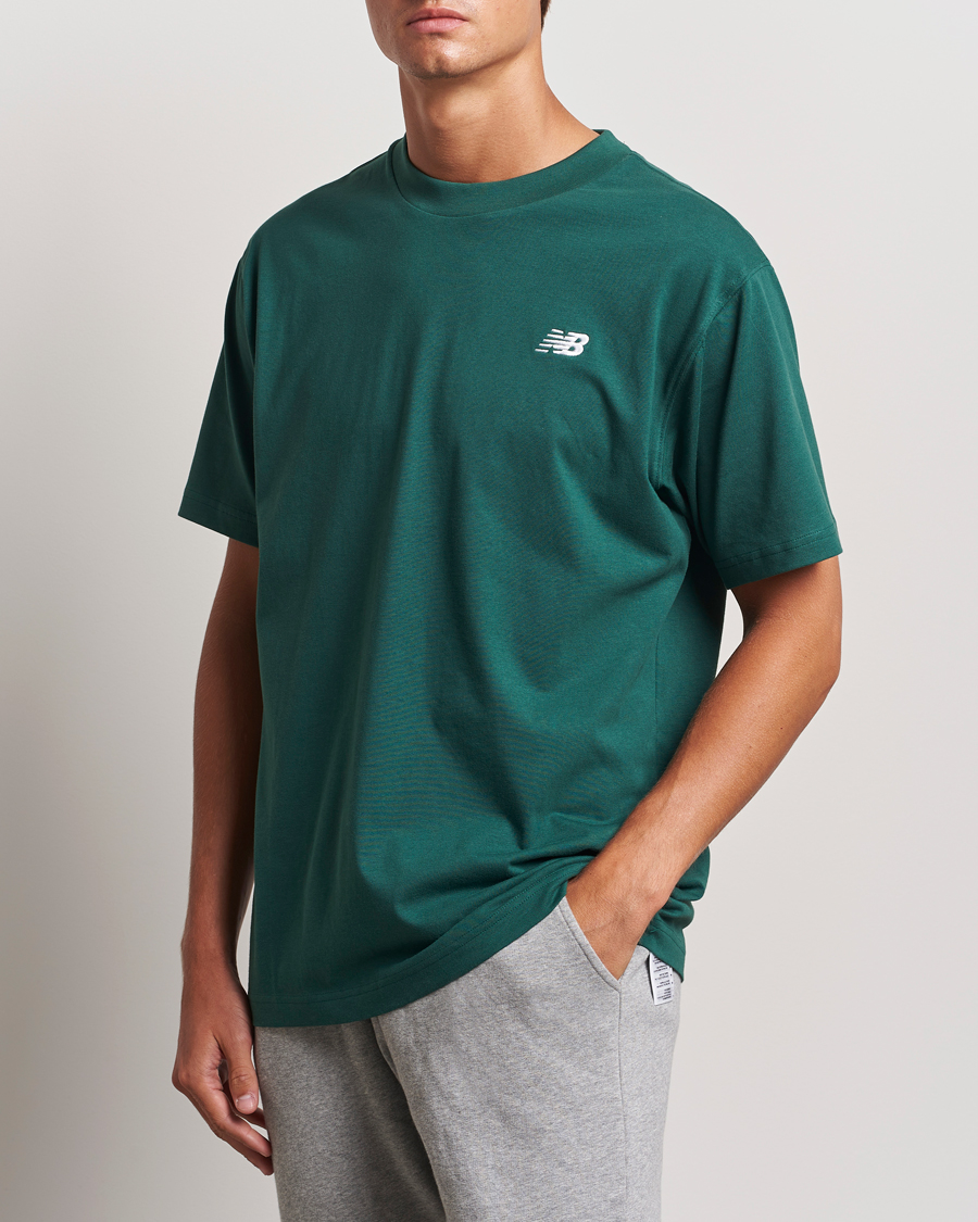 Mies | T-paidat | New Balance | Essentials T-Shirt Nightwatch Green