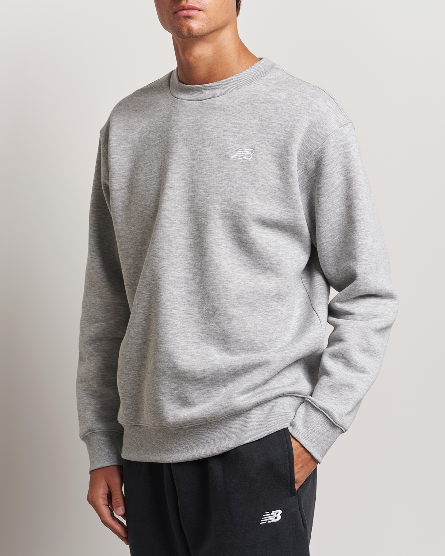 Mies | Puserot | New Balance | Essentials Fleece Sweatshirt Athletic Grey