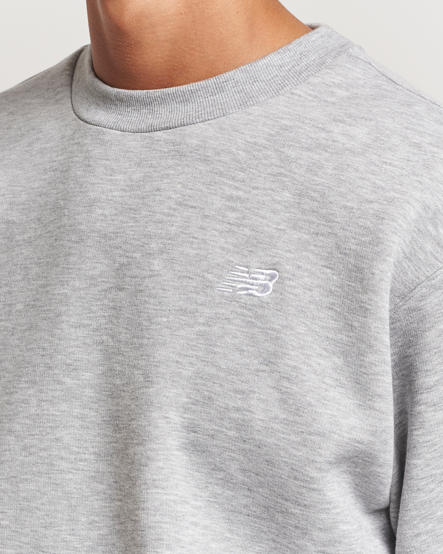 Mies | Puserot | New Balance | Essentials Fleece Sweatshirt Athletic Grey
