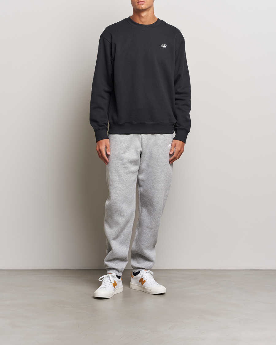 Mies | Puserot | New Balance | Essentials Fleece Sweatshirt Black