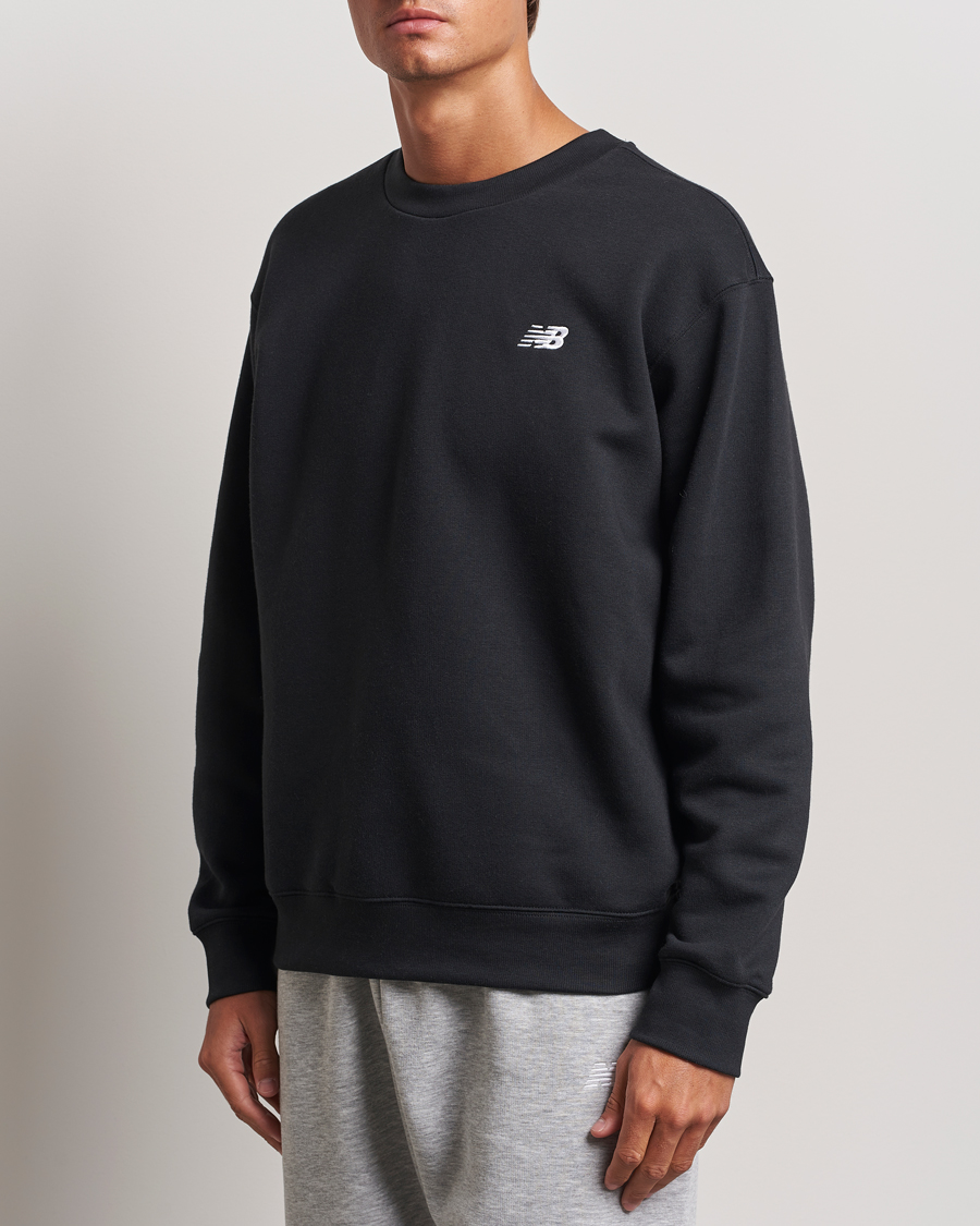 Mies | Puserot | New Balance | Essentials Fleece Sweatshirt Black