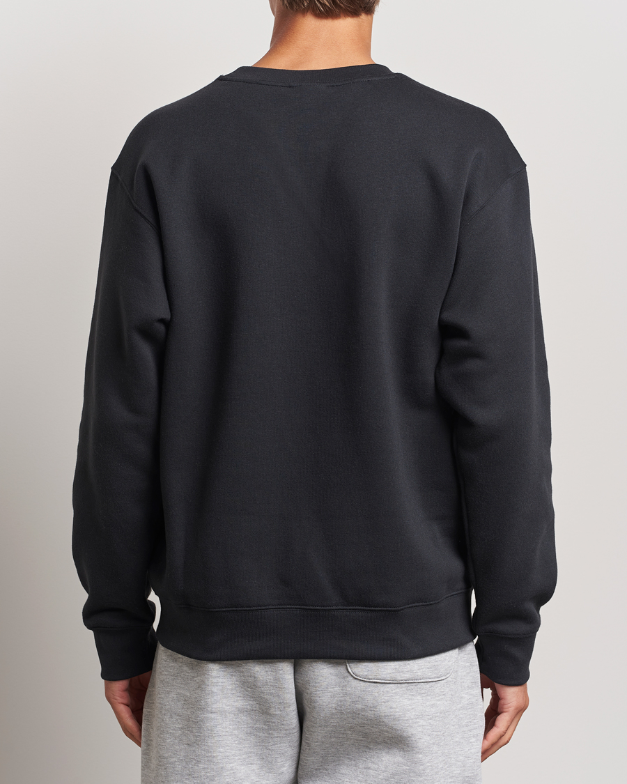 Mies | Puserot | New Balance | Essentials Fleece Sweatshirt Black
