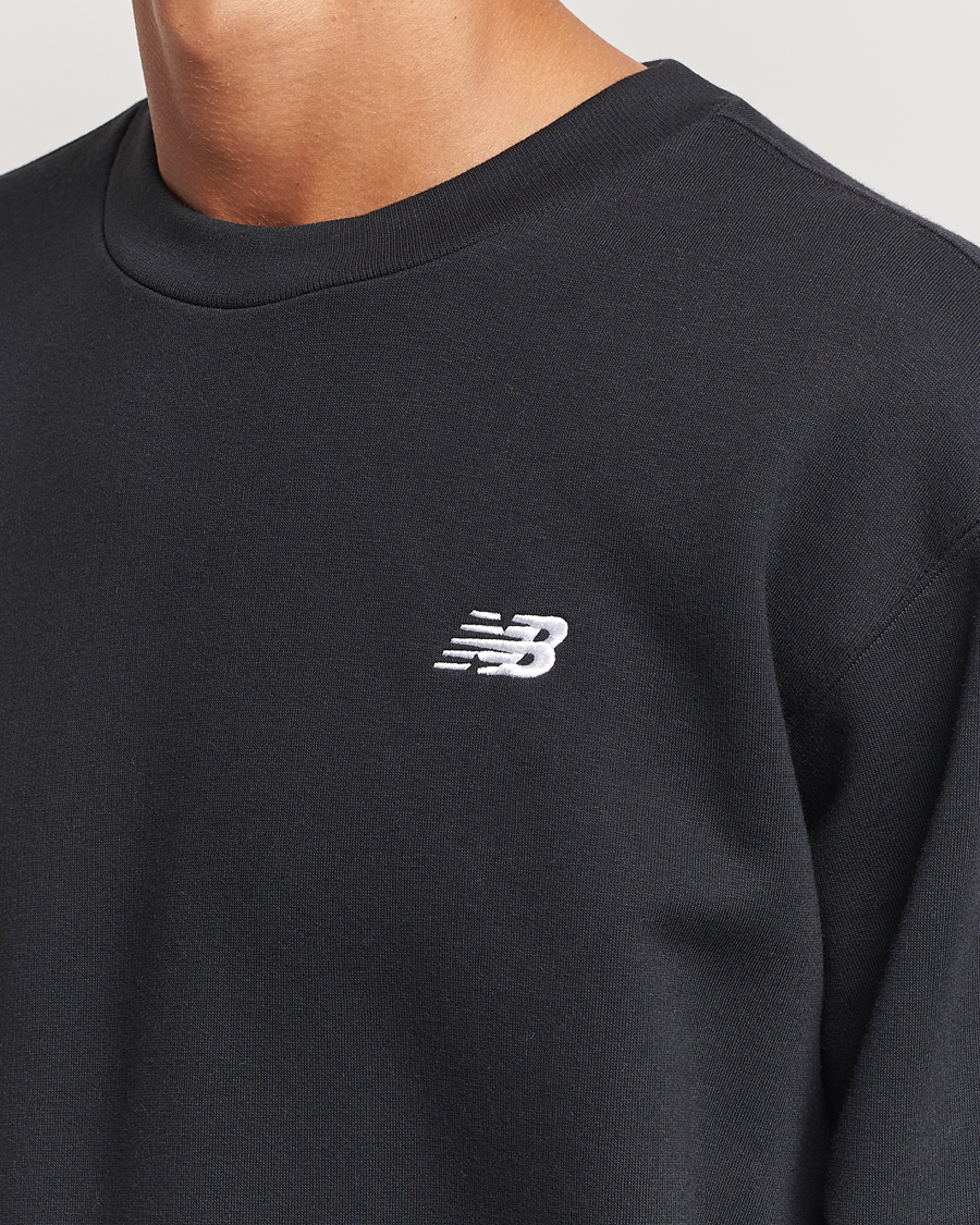 Mies | Puserot | New Balance | Essentials Fleece Sweatshirt Black