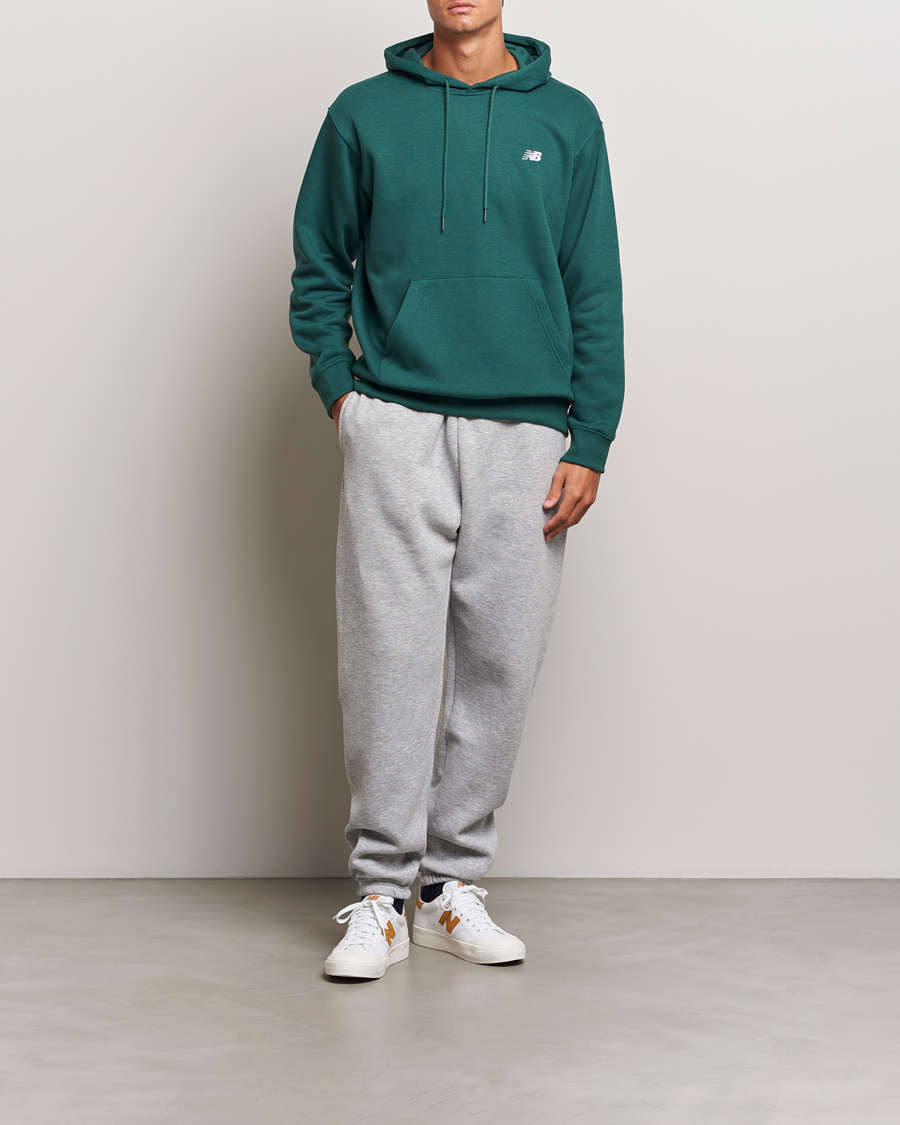 Mies | Puserot | New Balance | Essentials Fleece Hoodie Nightwatch Green