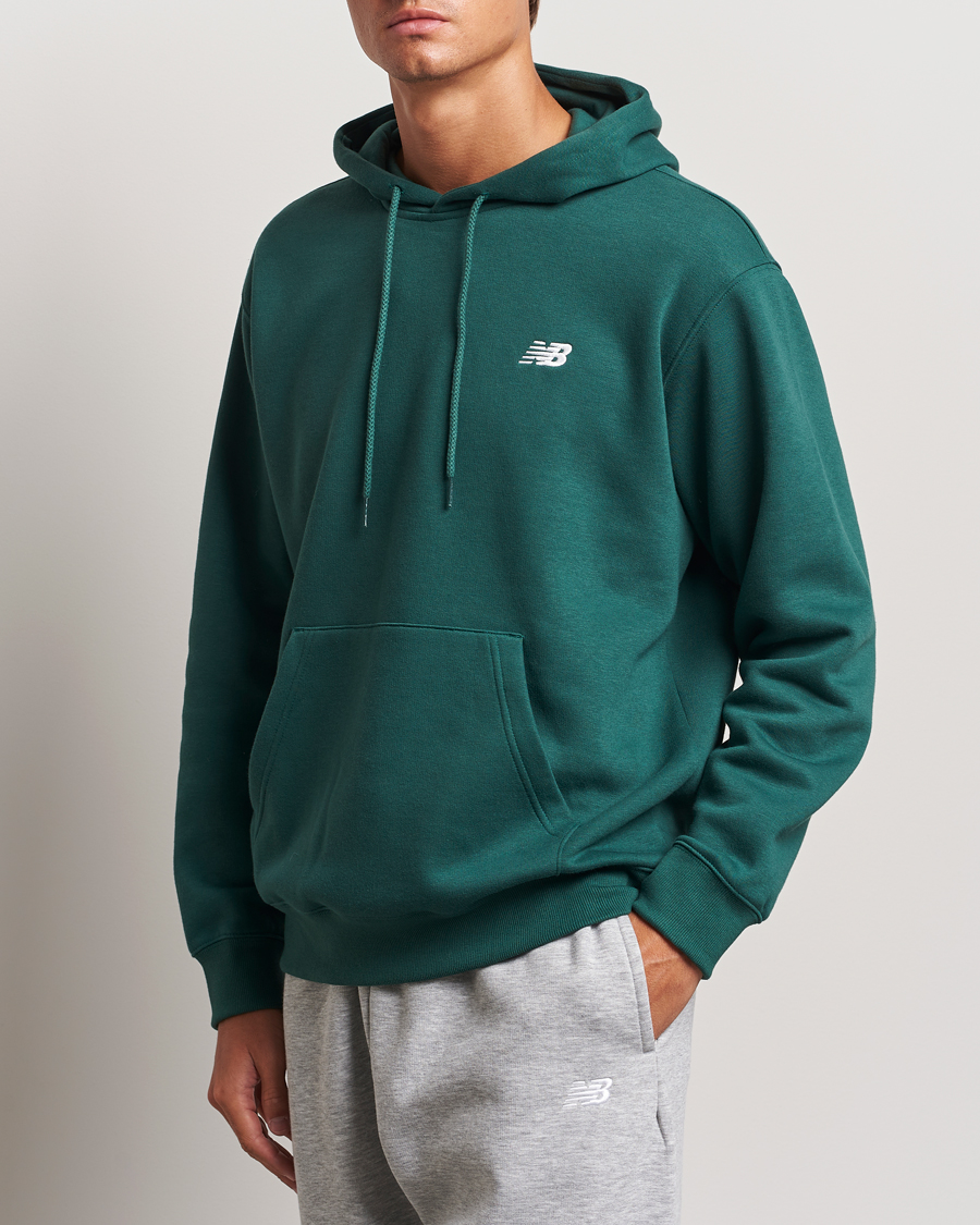 Mies | Puserot | New Balance | Essentials Fleece Hoodie Nightwatch Green
