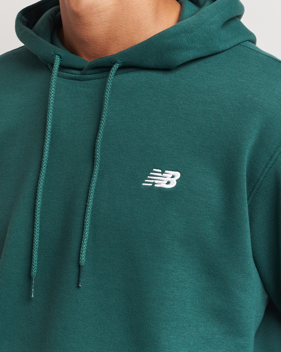 Mies | Puserot | New Balance | Essentials Fleece Hoodie Nightwatch Green