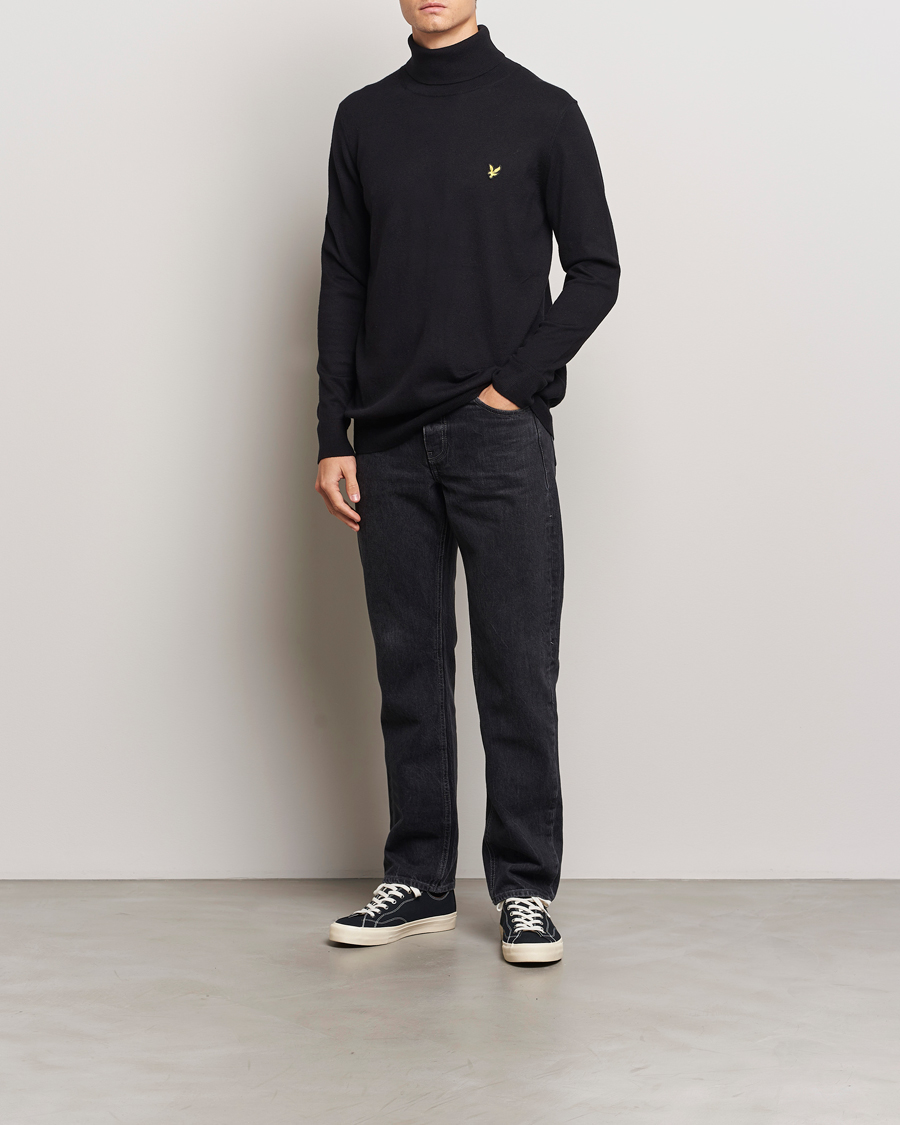 Mies | Puserot | Lyle & Scott | Cotton/Merino Turtleneck Jet Black