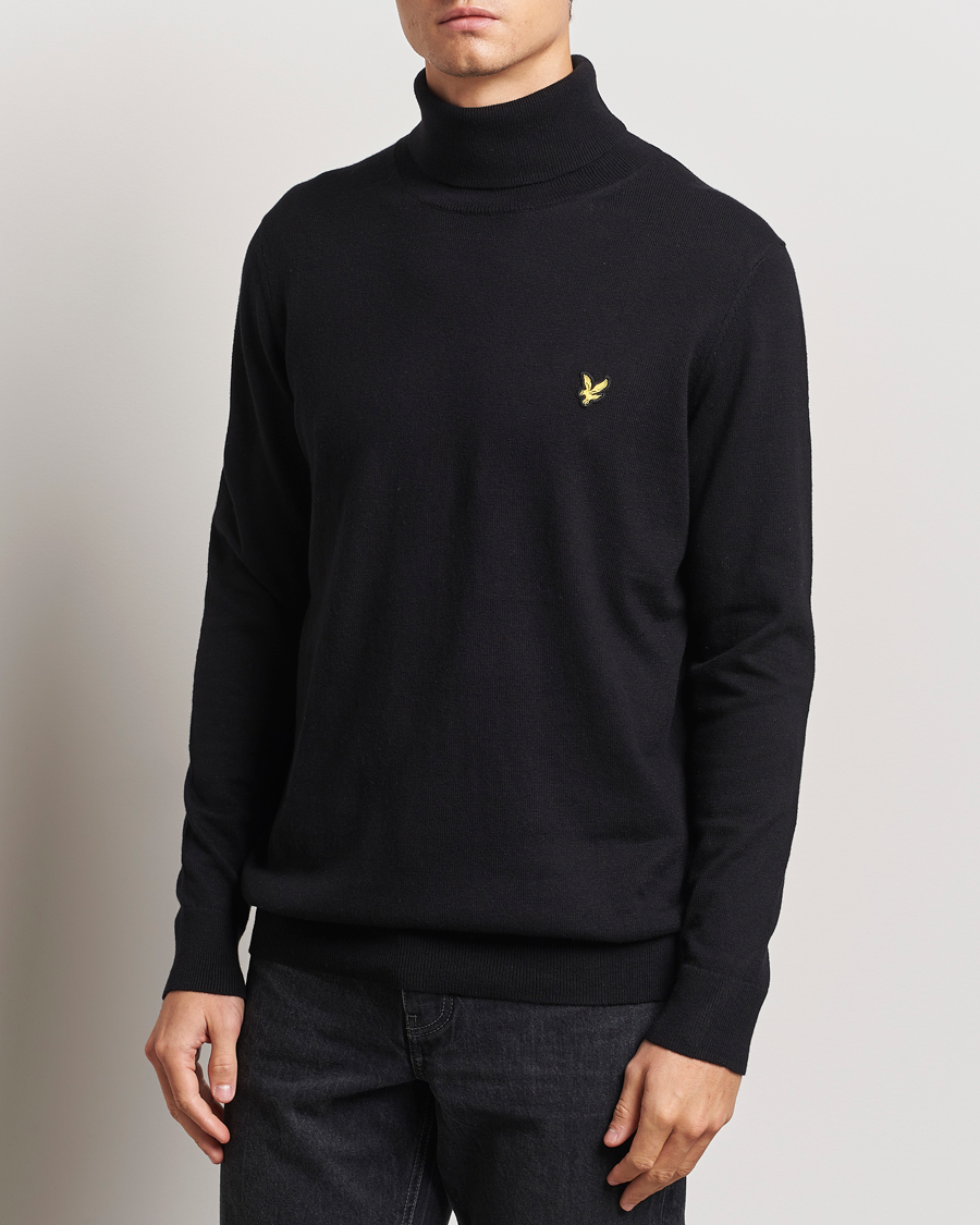 Mies | Puserot | Lyle & Scott | Cotton/Merino Turtleneck Jet Black