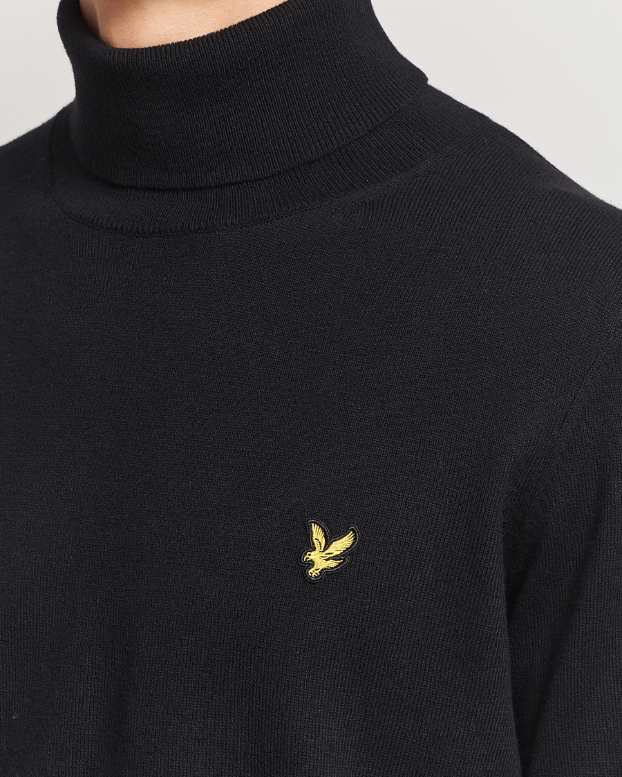 Mies | Puserot | Lyle & Scott | Cotton/Merino Turtleneck Jet Black