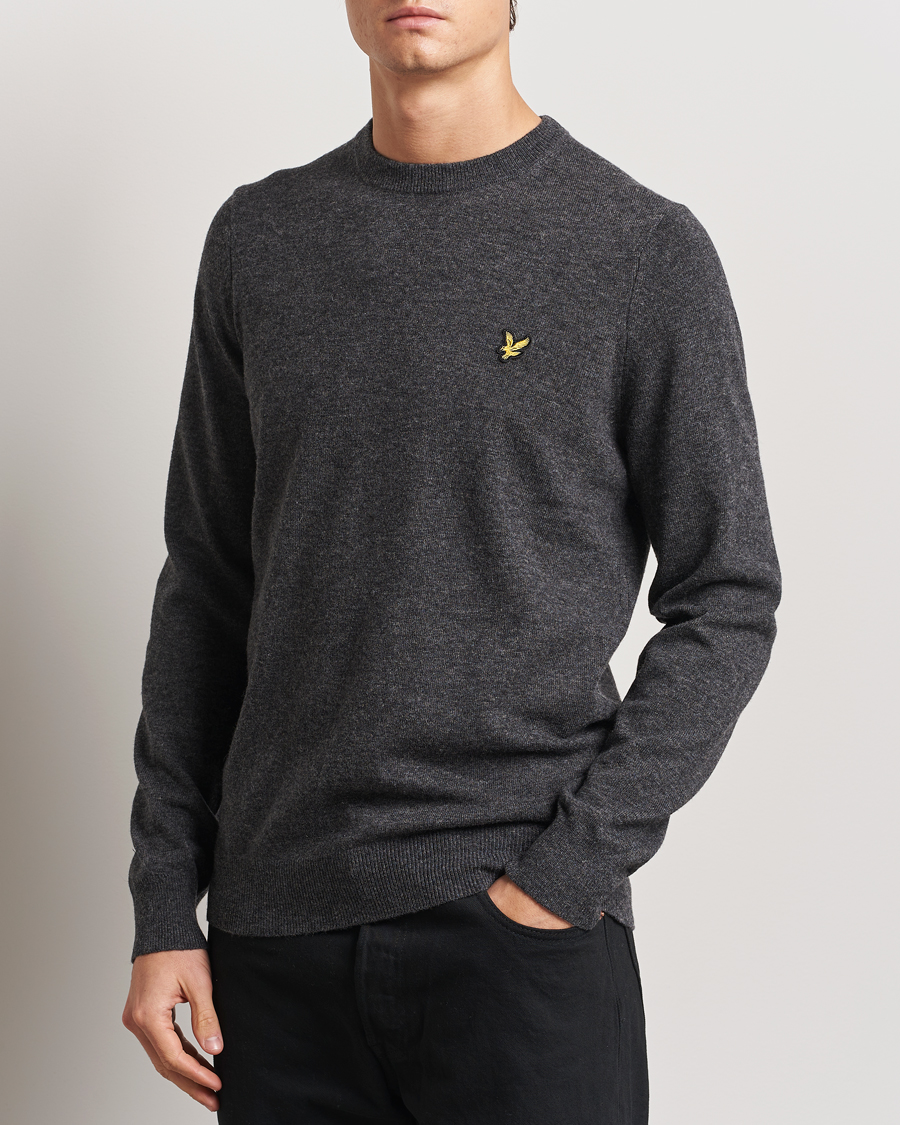 Mies | Puserot | Lyle & Scott | Lambswool Crew Neck Pullover Charcoal Marl