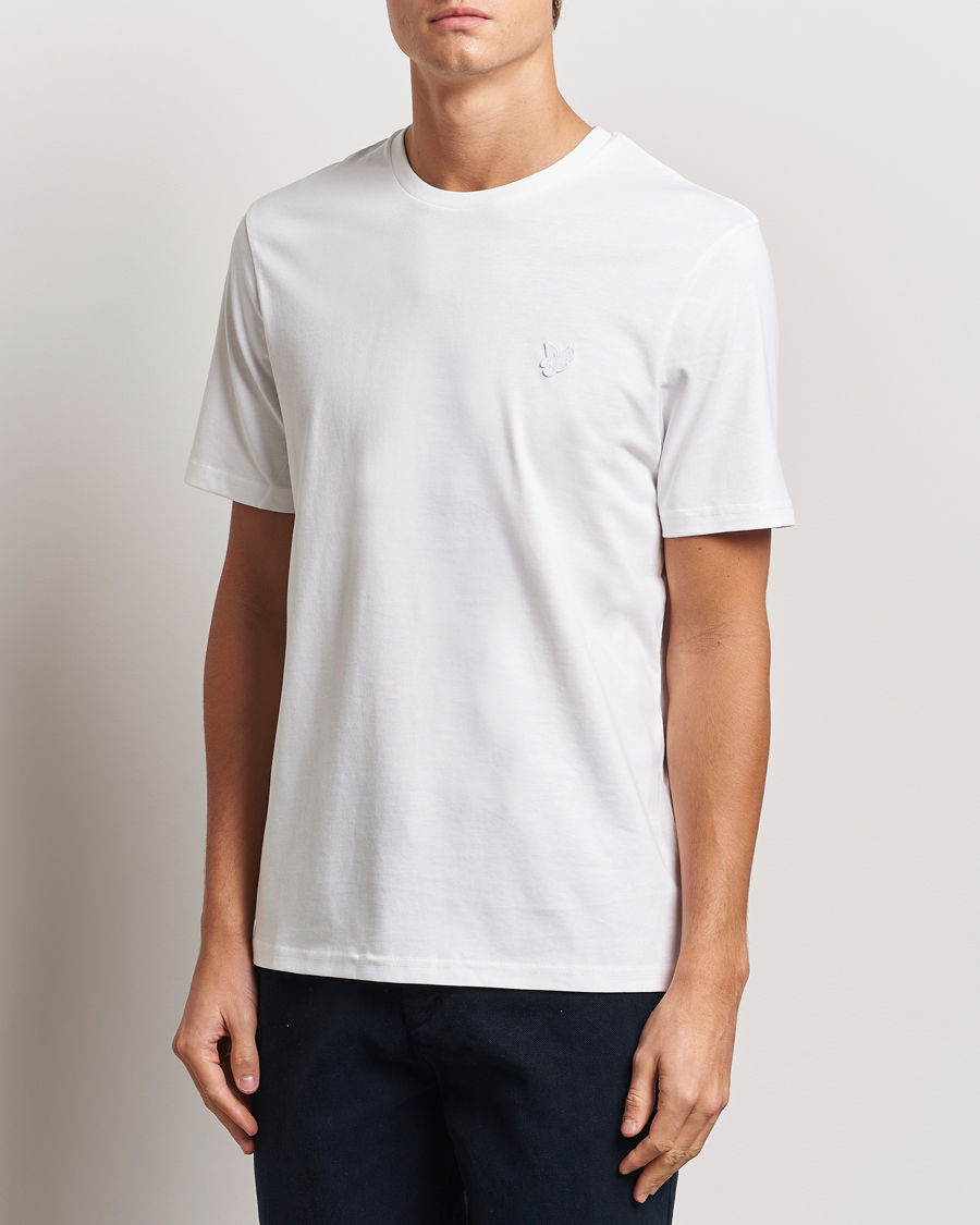 Mies | T-paidat | Lyle & Scott | Tonal Eagle Crew Neck T-Shirt White