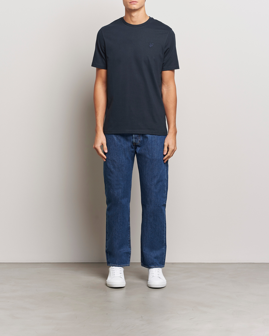Mies | T-paidat | Lyle & Scott | Tonal Eagle Crew Neck T-Shirt Dark Navy
