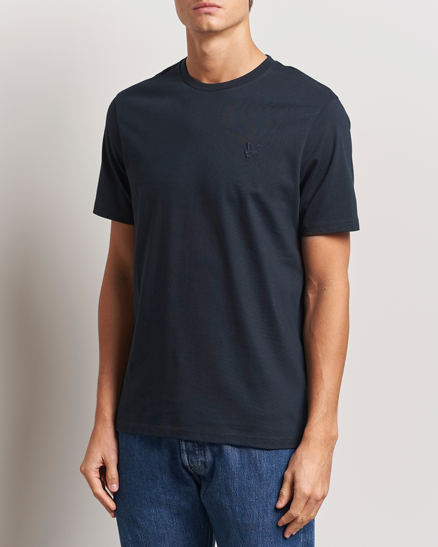 Mies | T-paidat | Lyle & Scott | Tonal Eagle Crew Neck T-Shirt Dark Navy