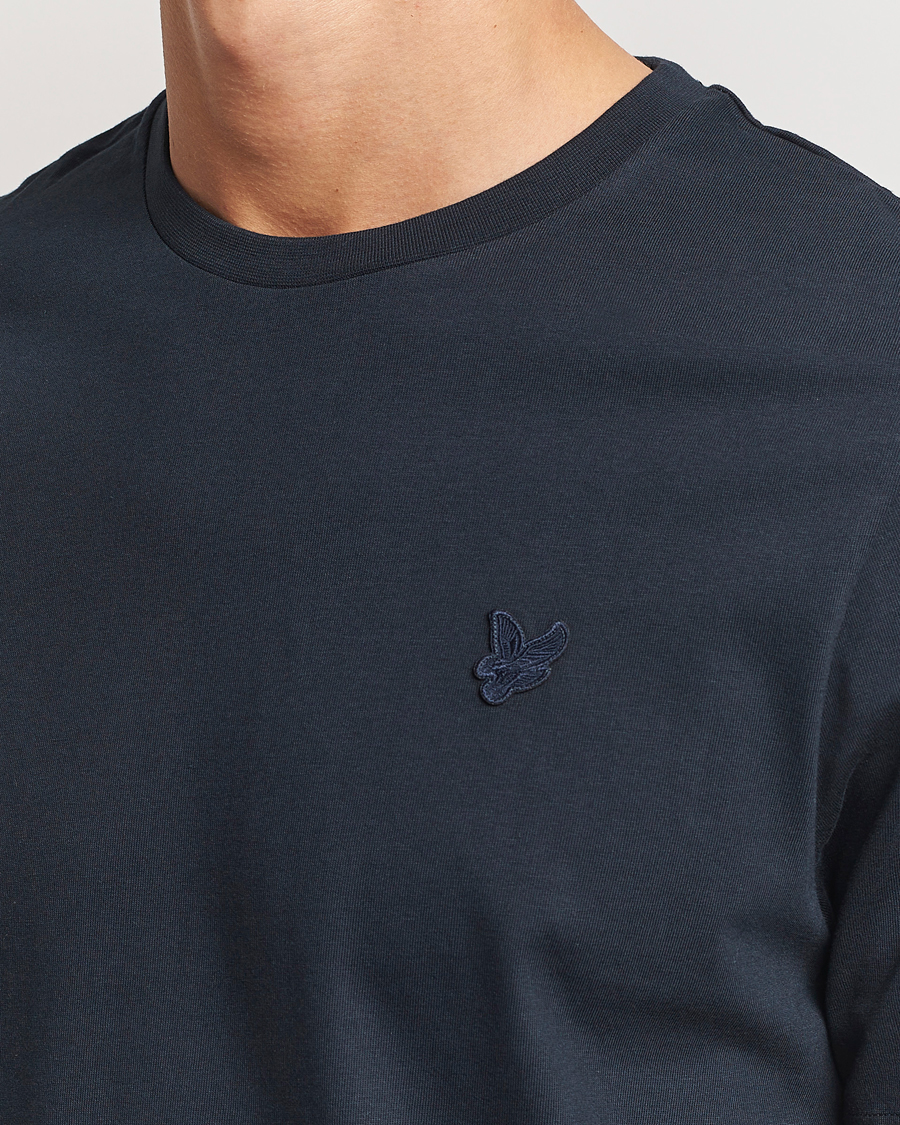 Mies | T-paidat | Lyle & Scott | Tonal Eagle Crew Neck T-Shirt Dark Navy