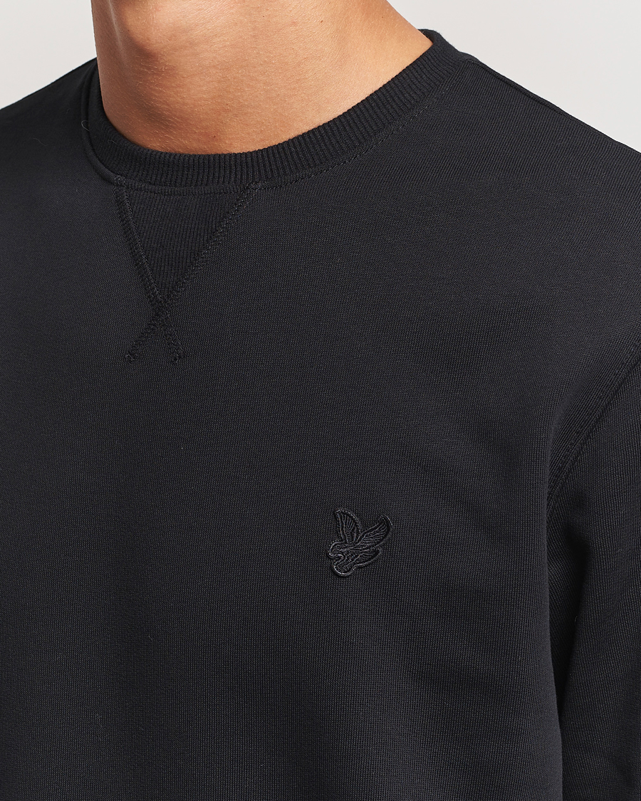 Mies | Puserot | Lyle & Scott | Tonal Eagle Crew Neck Sweatshirt Jet Black