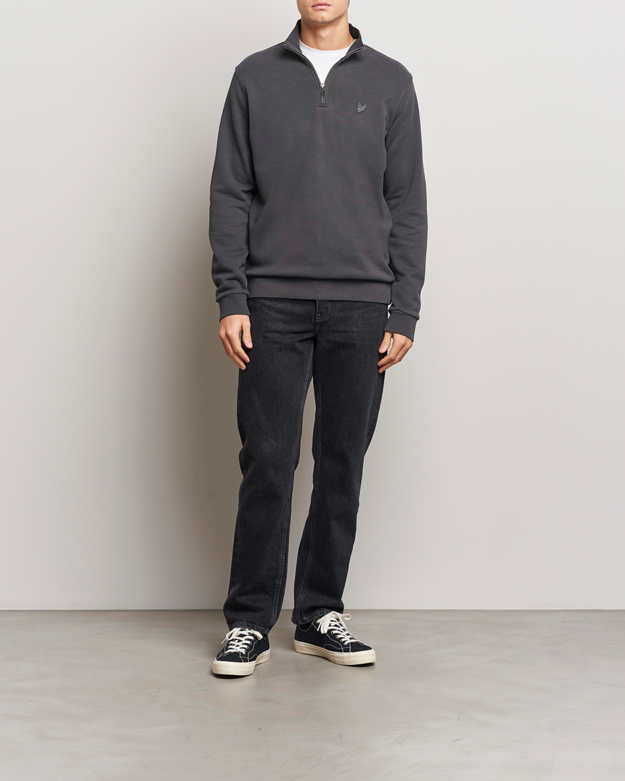 Mies | Puserot | Lyle & Scott | Tonal Eagle Half Zip Sweater Gunmetal