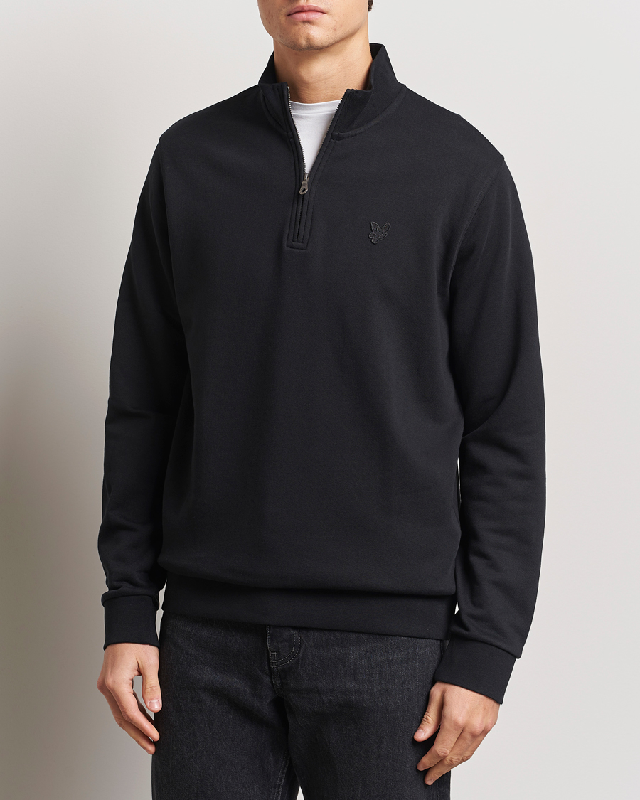 Mies | Puserot | Lyle & Scott | Tonal Eagle Half Zip Sweater Jet Black