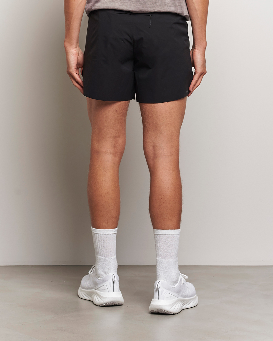 Mies | Shortsit | Satisfy | PeaceShell 5 Inch Shorts Black