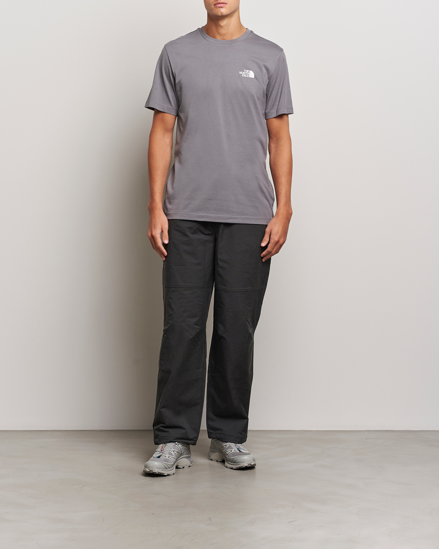 Mies | T-paidat | The North Face | Simple Dome Tee Grey