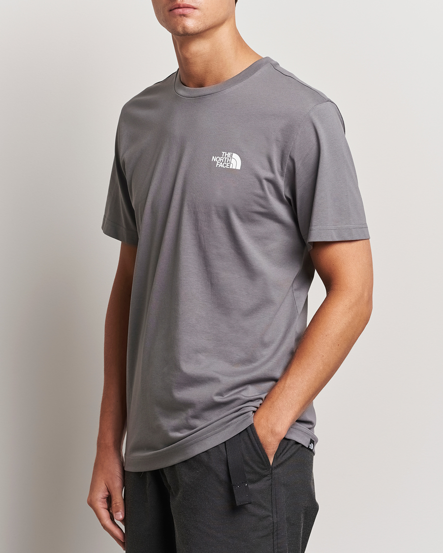Mies | T-paidat | The North Face | Simple Dome Tee Grey