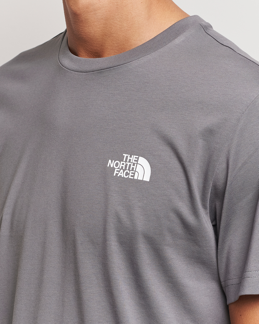 Mies | T-paidat | The North Face | Simple Dome Tee Grey