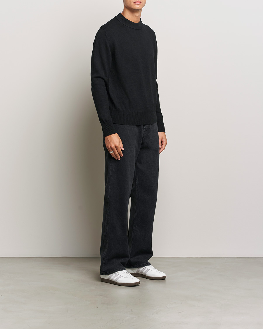 Mies | Puserot | Sunflower | Moon Merino Crewneck Black