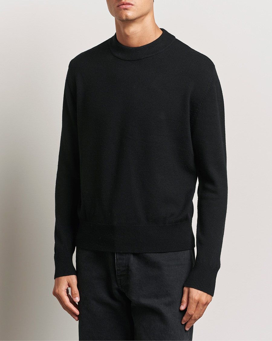 Mies | Puserot | Sunflower | Moon Merino Crewneck Black